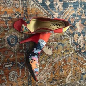 Carlos Santana “pounce” pump